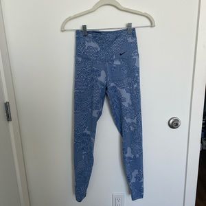 Blue leggings